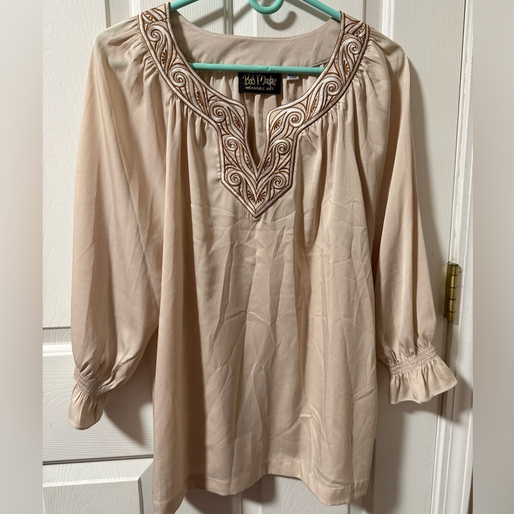 Bob Mackie Wearable Art Beige Embroidered Blouse Boho Beachy Smart Casual
